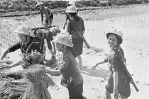 Loạt ảnh hiếm hoi ít biết về miền Bắc thời Chiến tranh Việt Nam