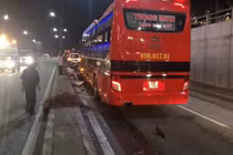 Chạy xe máy ngược chiều hầm chui, 2 thanh niên chết thảm