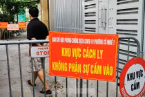 Hà Nội: Cận cảnh phong tỏa 3 tòa nhà trên phố Trần Cung do có ca F0