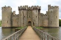 Vì sao lâu đài thời Trung cổ kiên cố như một pháo đài?