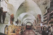 “Chụp ảnh” xác ướp trẻ em trong hầm mộ Capuchin, ai cũng giật mình 