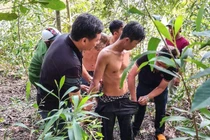 Cảnh sát vây bắt 2 phạm nhân trốn trại