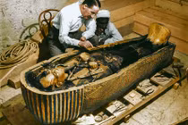 Bật nắp quan tài nổi tiếng nhất Ai Cập, bất ngờ thấy thứ bên trong