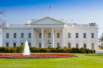 Thực hư Nhà Trắng được sơn màu trắng do bị đốt cháy năm 1814