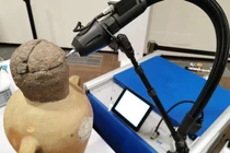 Mở bình cổ trong lăng mộ Ai Cập, chuyên gia sửng sốt thấy mùi lạ 