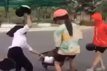 Đồng Tháp: Nữ sinh bị đánh hội đồng bằng nón bảo hiểm