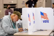 Trường hợp “lật ghế” trong bầu cử giữa kỳ ở Mỹ là gì?