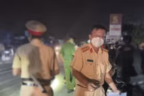 Thiếu tá CSGT ngỡ ngàng khi người mình giúp tìm đến cám ơn sau 18 năm