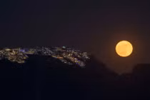 Ngắm siêu trăng và mưa sao băng bùng nổ trong đêm Rằm tháng 7 