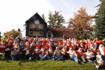 Bí mật chưa từng hé lộ về ngôi trường đào tạo ông già Noel