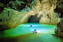 Phát hiện hệ thống 5 hang động còn nguyên sơ ở Quảng Bình