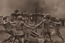 Loạt ảnh kinh điển nhất lịch sử khiến người xem “lạnh sống lưng"