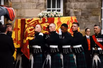 Chi tiết ít biết về quan tài 8 người khiêng của Nữ hoàng Elizabeth II