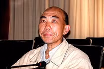 Mua chiếc áo vest màu xanh, người đàn ông chịu oan khuất suốt 13 năm