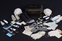 Tận mục món đồ của Nữ hoàng Victoria được đem bán đấu giá