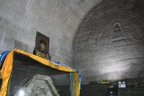 Mở mộ vua Khang Hy, chuyên gia hét lớn: “Niêm phong ngay!” 