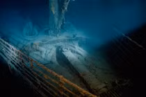 Ảnh hiếm mới công bố xác tàu Titanic “ngủ vùi” dưới đại dương 