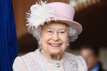 Biết gì về đội bác sĩ chăm sóc sức khỏe Nữ hoàng Elizabeth II? 