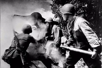 Ảnh: Binh sĩ Liên Xô chiến đấu với quân Đức trong Thế chiến 2