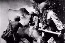 Ảnh: Binh sĩ Liên Xô chiến đấu với quân Đức trong Thế chiến 2