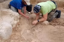 Tư thế kỳ dị của hài cốt “ma cà rồng” tìm thấy ở Ba Lan