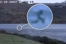 Nóng: Quái vật hồ Loch Ness trồi lên, bất ngờ để lộ “đầu và cổ"? 