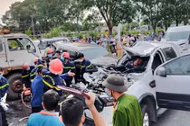 Video: Khoảnh khắc 9 xe ôtô tông nhau liên hoàn khiến 1 người chết