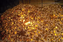 Loá mắt thiên thạch lấp lánh như vàng ròng ở sa mạc Gobi