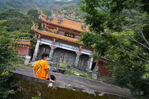 Lạ kỳ ngôi đền nghiêng 45 độ y hệt “tháp nghiêng Pisa” 