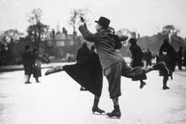 Những bức ảnh 200 tuổi hé lộ cuộc sống muôn màu của người xưa