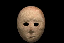 Bí ẩn gây tò mò về mặt nạ đá 9.000 tuổi