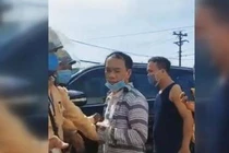 Chống đối CSGT Hà Tĩnh, tài xế lùi xe tốc độ cao bỏ chạy