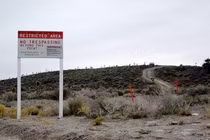 Vật thể lạ trong Vùng 51 tuyệt mật khiến cả thế giới tò mò 