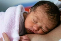 Cặp vợ chồng đặt tên hai con song sinh là Corona và Covid