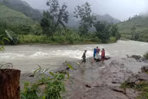 34 du khách TP HCM và người dẫn đường mất liên lạc trên núi Khánh Hòa