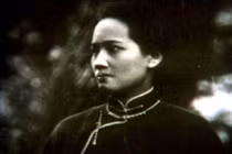 Cả đời mạnh mẽ, Tống Khánh Linh đổ lệ 3 lần vì người đàn ông này