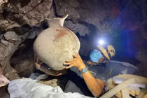 Đột nhập “hang tử thần” của người Maya, đứng tim khi thấy thứ này 