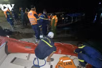 Lật thuyền trên sông Mã, 3 người mất tích