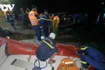 Lật thuyền trên sông Mã, 3 người mất tích