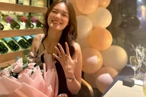 Thêm "chân dài" thông báo được cầu hôn, gia thế bạn trai khủng cỡ nào?