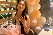 Thêm "chân dài" thông báo được cầu hôn, gia thế bạn trai khủng cỡ nào?