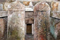 Sự thật gây choáng chủ nhân mộ cổ khắc tên Tề Thiên Đại Thánh