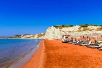 Những bãi biển sắc màu kỳ ảo trên thế giới gây ngỡ ngàng