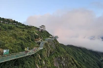 Khu du lịch Cầu kính Rồng Mây: “Kỳ quan - Tiên cảnh - Đất trời”