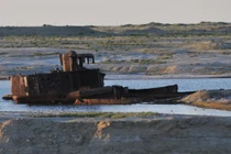 Giải mã hồ nước khổng lồ biến thành sa mạc trẻ nhất hành tinh