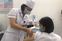 Sáng 18/3: Thêm hơn 3.000 người tiêm vắc xin tại 12 địa phương