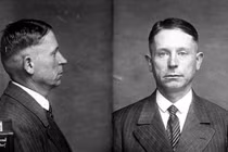 Tội ác kinh hoàng của sát nhân 'ma cà rồng' uống máu gái trẻ