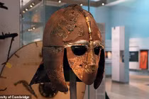 Phong tục chôn cất ở châu Âu thời Trung cổ thay đổi thế nào?