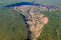 Lý do khiến “cổng địa ngục” ở Nga ngày càng lớn