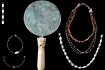 Mở 11 mộ cổ còn nguyên niêm phong, chuyên gia sững người vì...